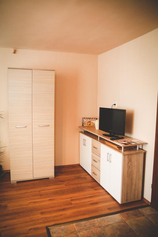 ホテル Borostyankert Etterem & Vendeghaz Sitke エクステリア 写真